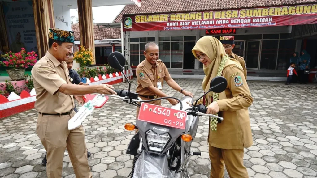 Bupati Ipuk Fiestiandani Perbanyak Kendaraan Operasional untuk Pelayanan Kesehatan Terpencil di Banyuwangi