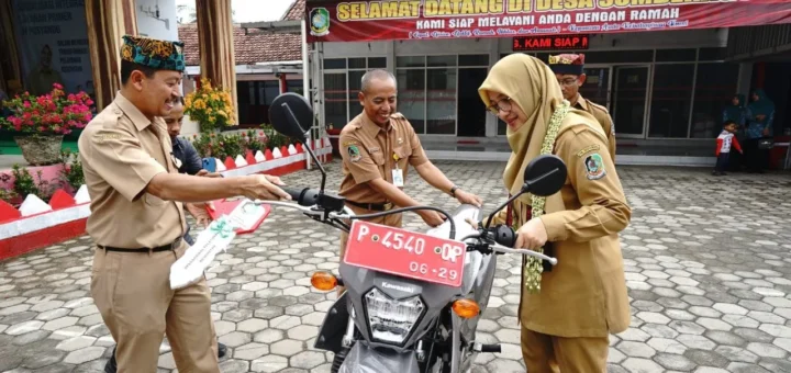 Bupati Ipuk Fiestiandani Perbanyak Kendaraan Operasional untuk Pelayanan Kesehatan Terpencil di Banyuwangi