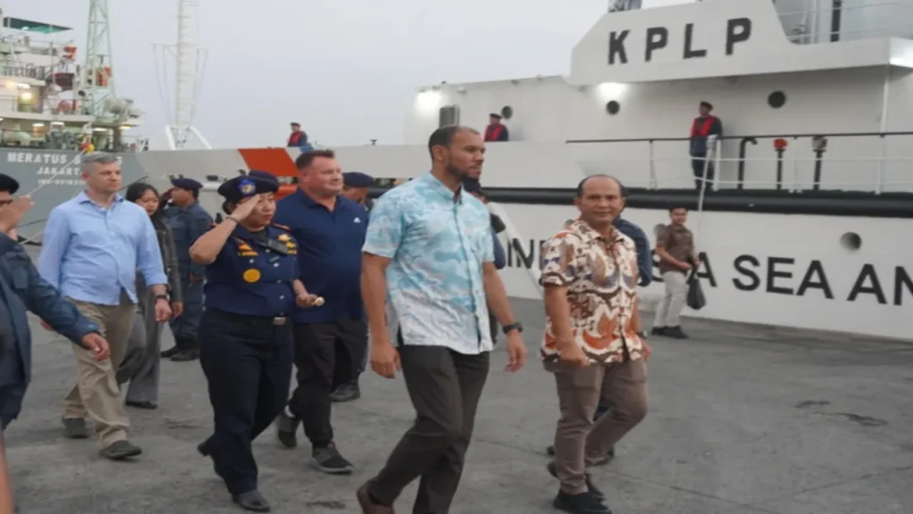 Meningkatkan Kerja Sama Maritim Indonesia-Amerika Serikat Dalam Kunjungan ke Tanjung Perak